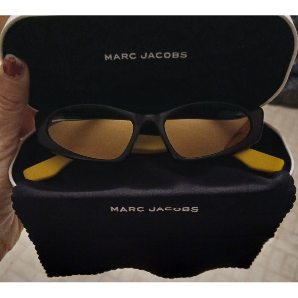 Marc Jacobs Sunglasses Yellow/Black with designer case & Cleaning Cloth